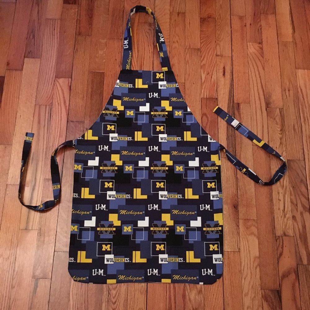 U of M Apron